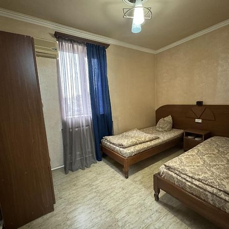 White House Hotel Ереван Екстериор снимка
